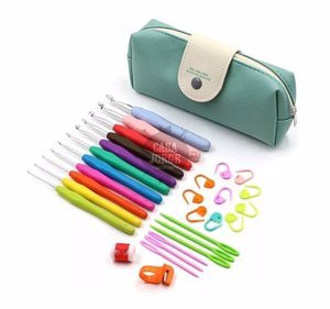 SET DE AGUJAS CROCHET + ACCESORIOS CARTUCHERA CELESTE 30 PIEZAS